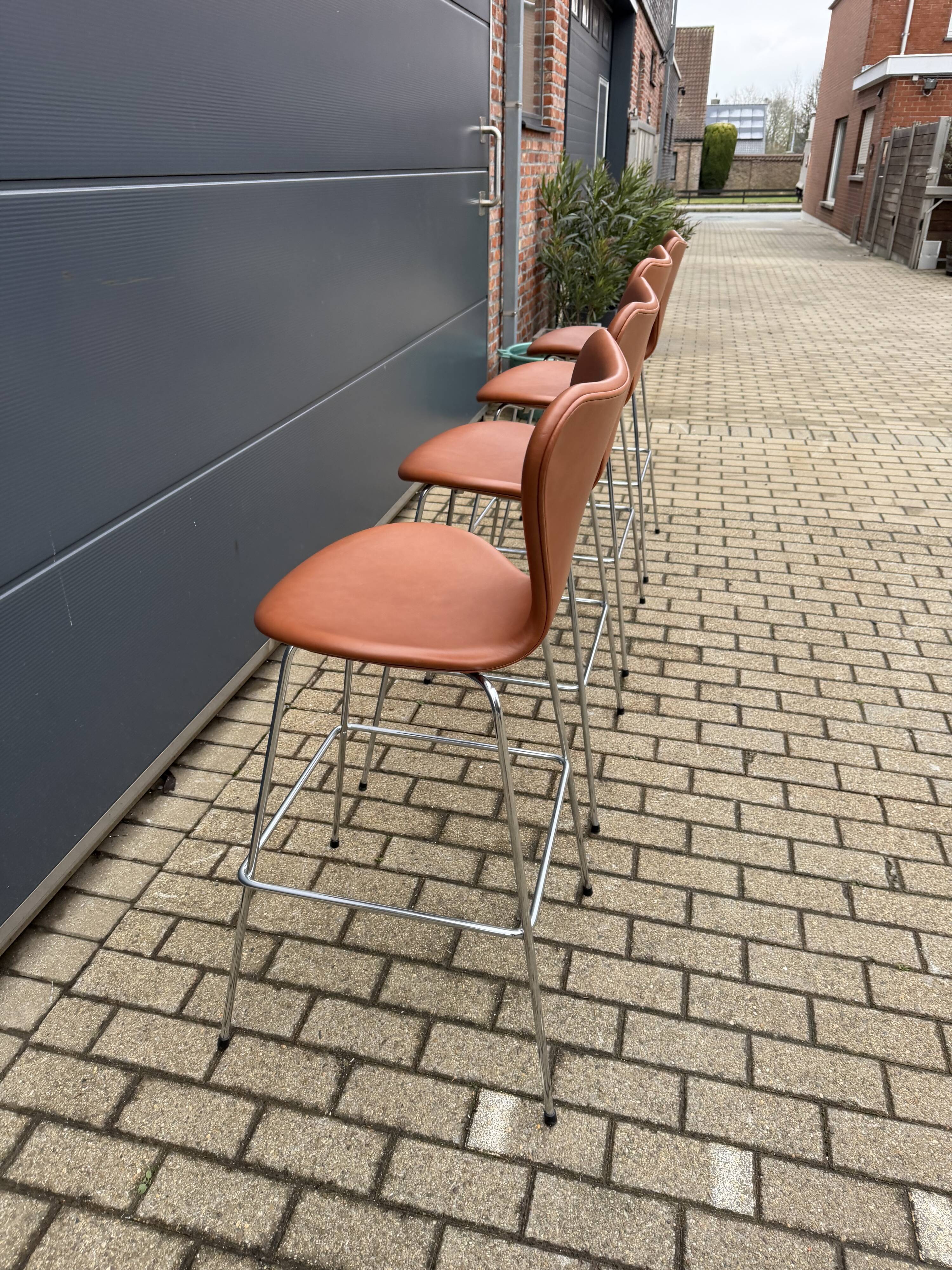 Fritz Hansen Series 7 Bar Stools Arne Jacobsen