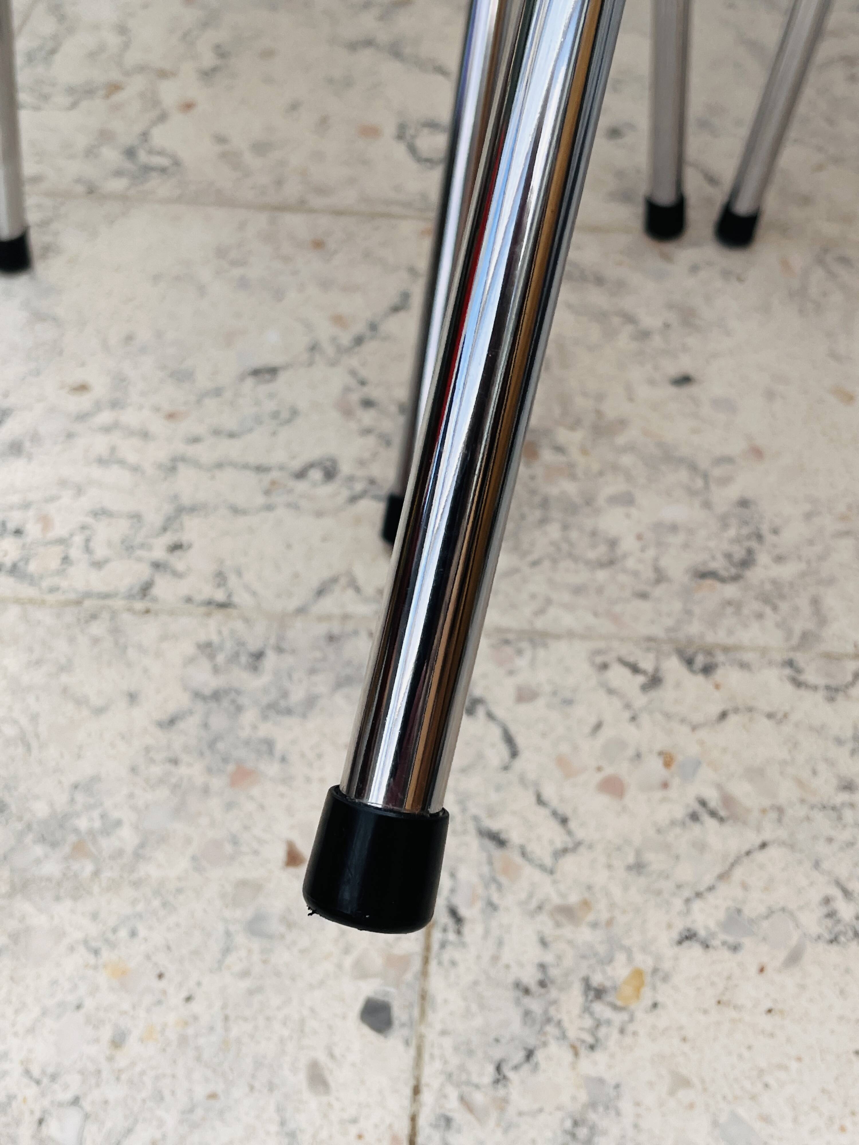 Set of 6 Formica chairs