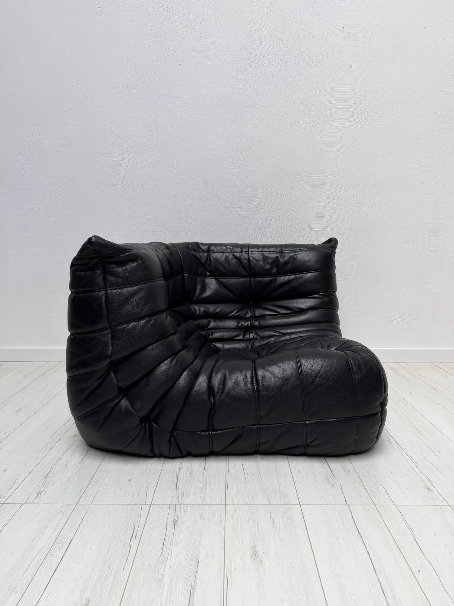 1990s vintage Togo set in black leather by Michel Ducaroy for Ligne Roset