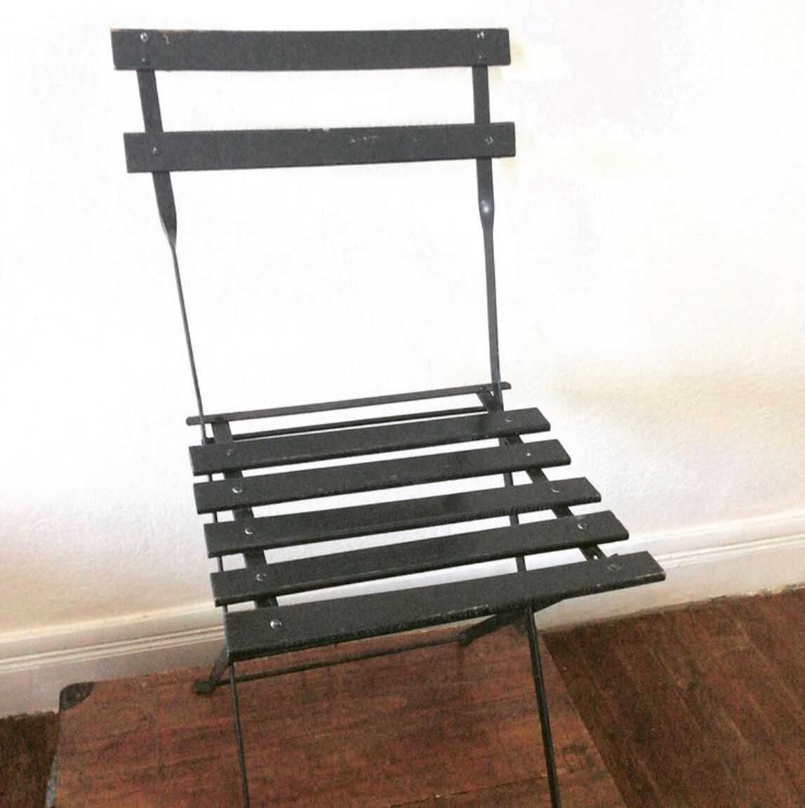 Set of two folding chairs