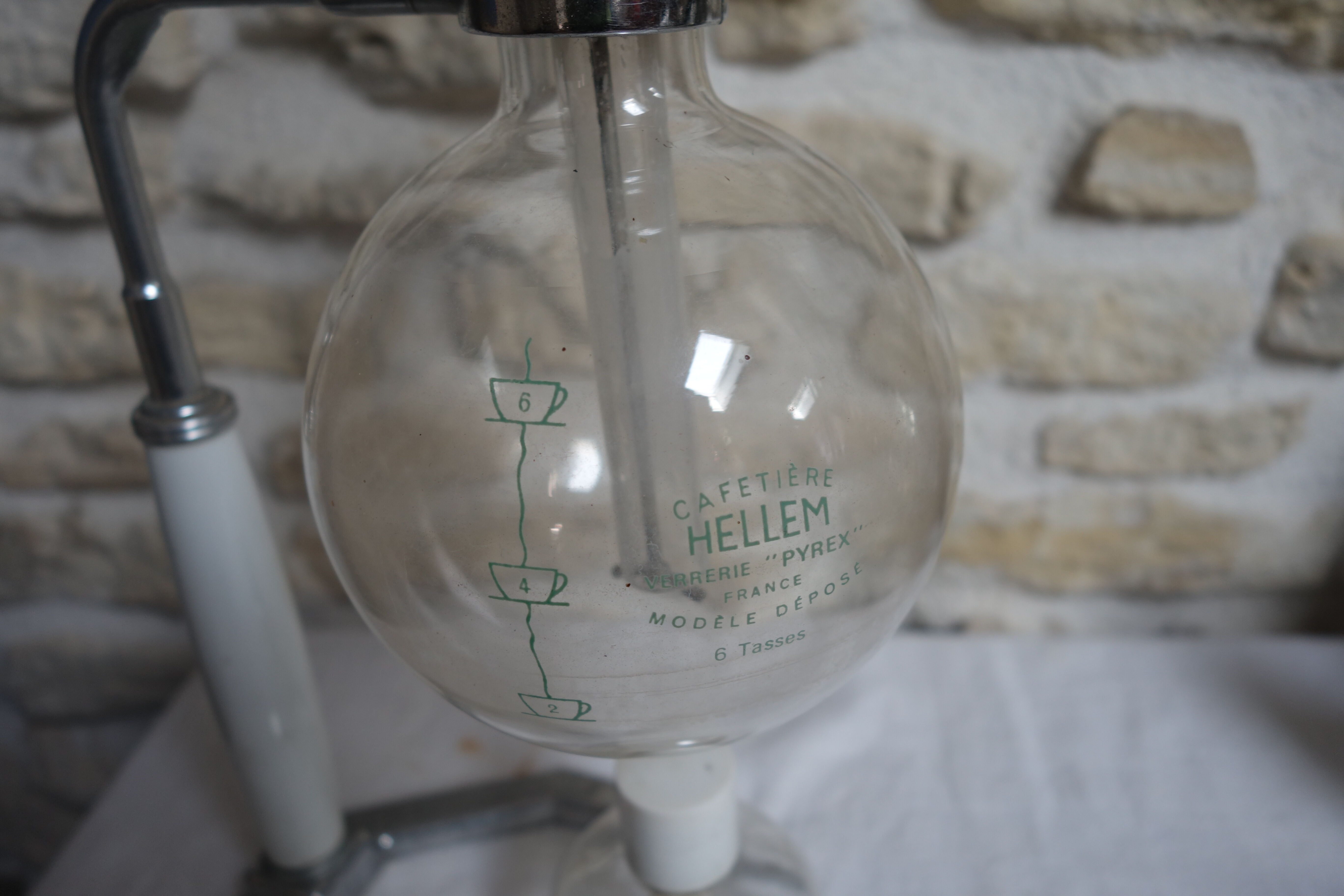 Hellem vacuum coffee maker