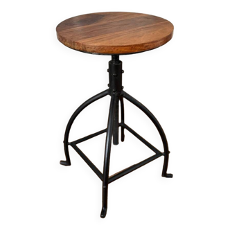 Adjustable industrial stool
