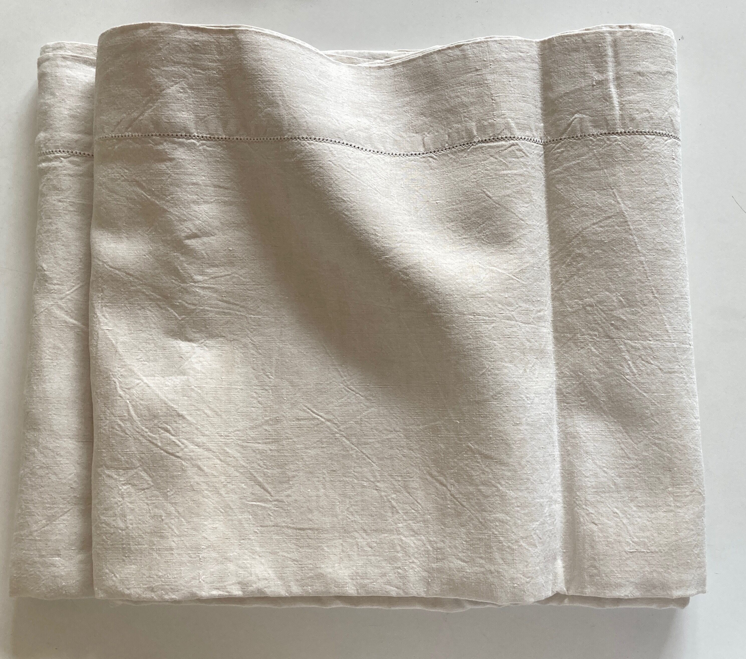 Reserve sheet in un embroidered raw linen yarn