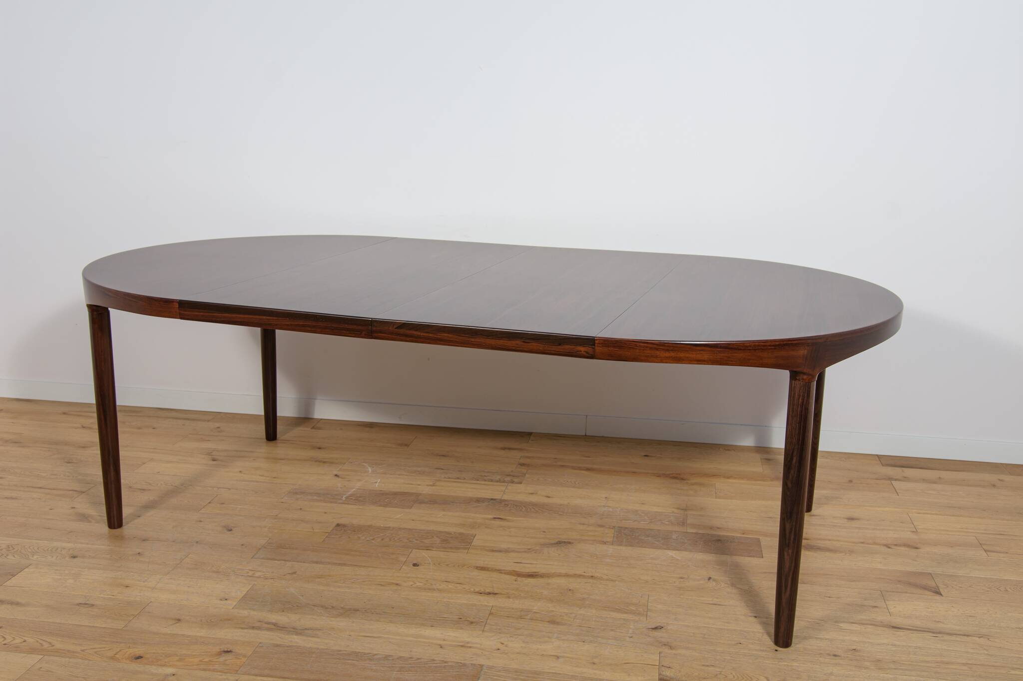 Mid-Century Extendable  Rosewood Dining Table by Harry Østergaard for Rande