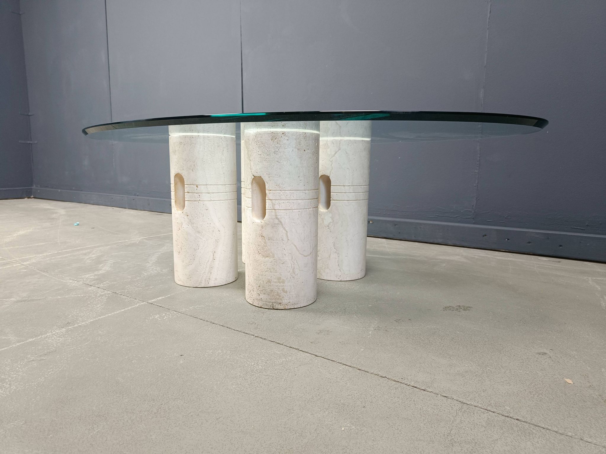 Table basse vintage en travertin et verre, années 1970