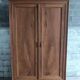 Armoire en noyer brut