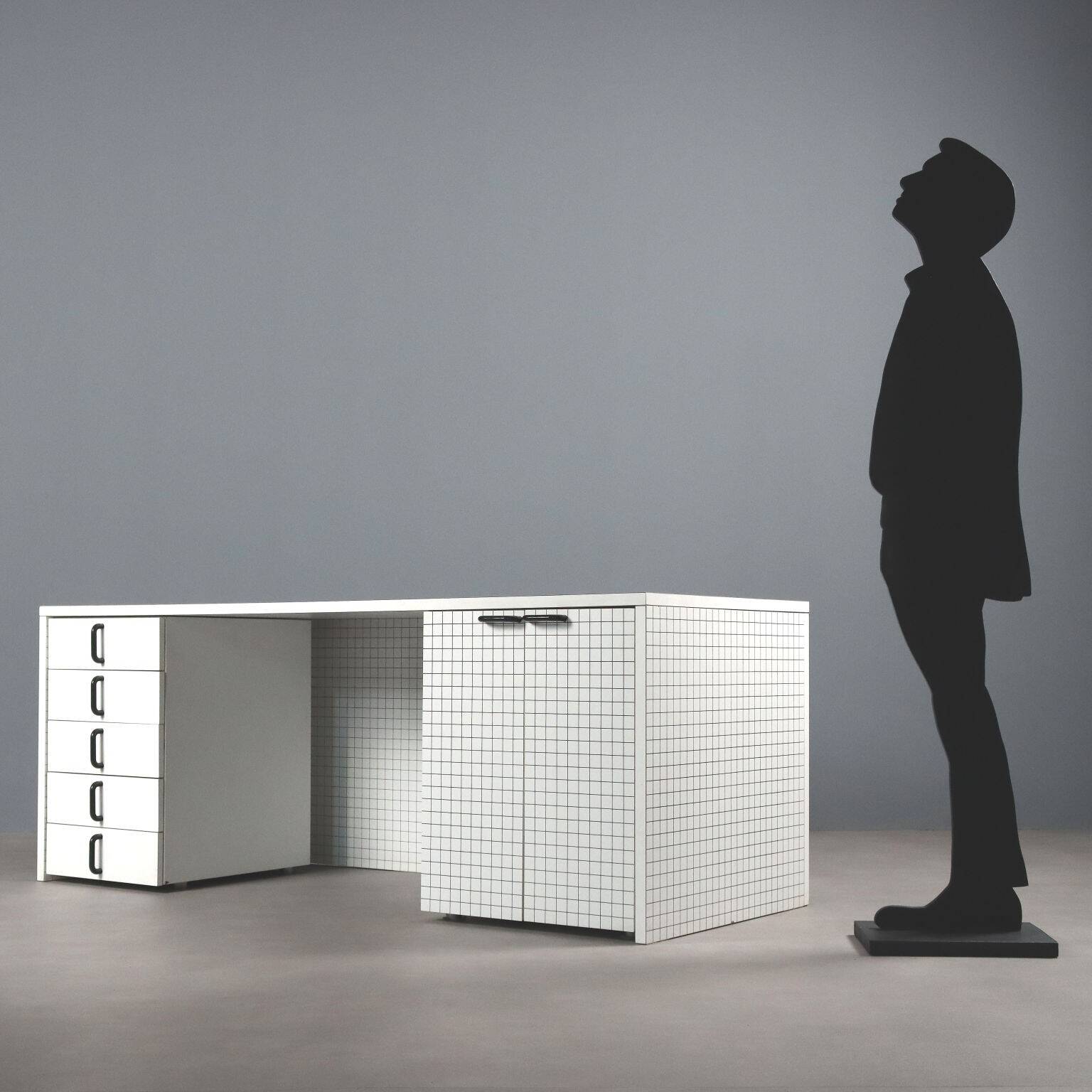 Bureau vintage style Quaderna tiroirs compartiments en stratifié Italie années 1980 original
