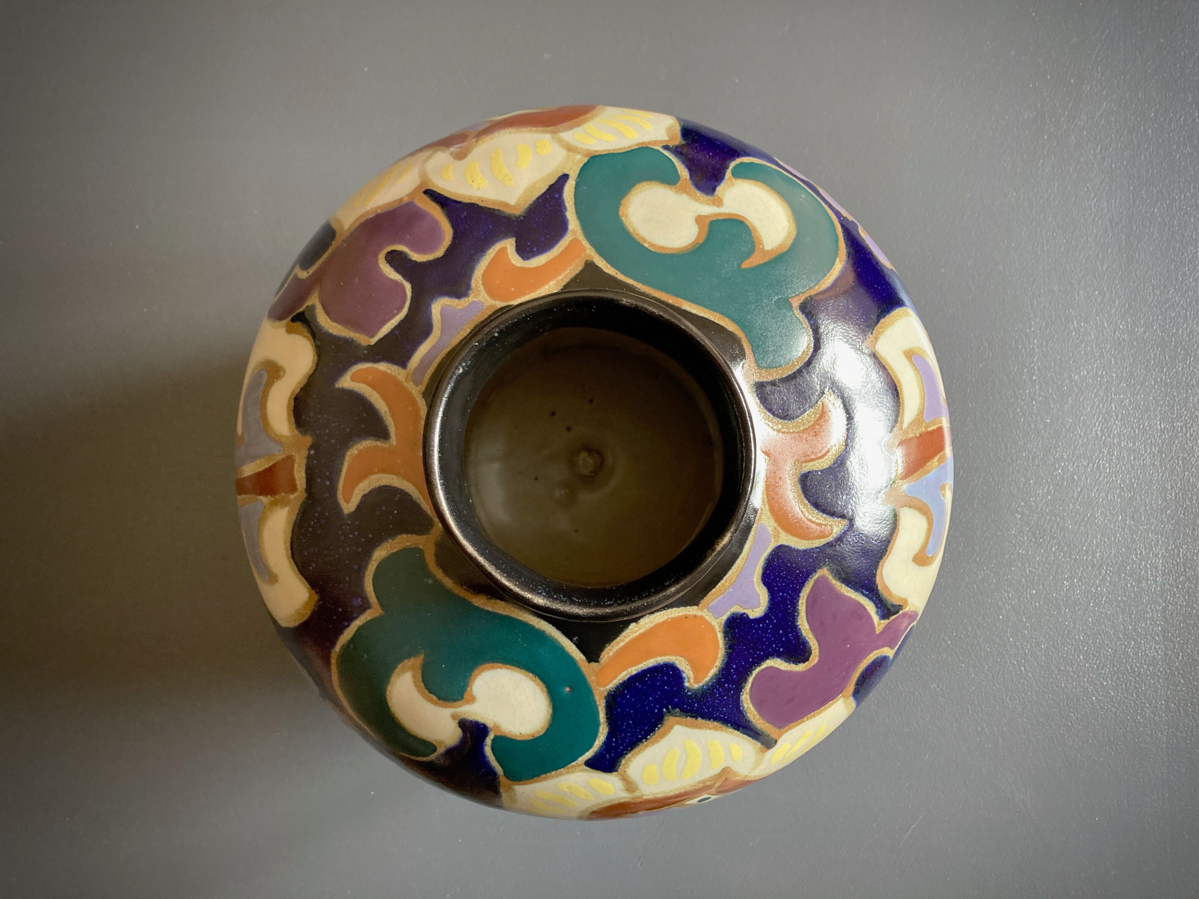 Aca vase by Lena Tonoda