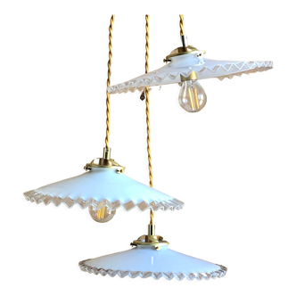 Suspension cascade three lights vintage lampshades in white opaline
