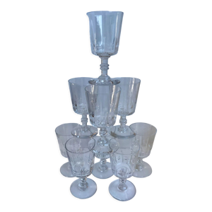 Lot de 9 verres à vin