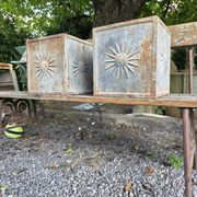 Paire de jardinières en fonte