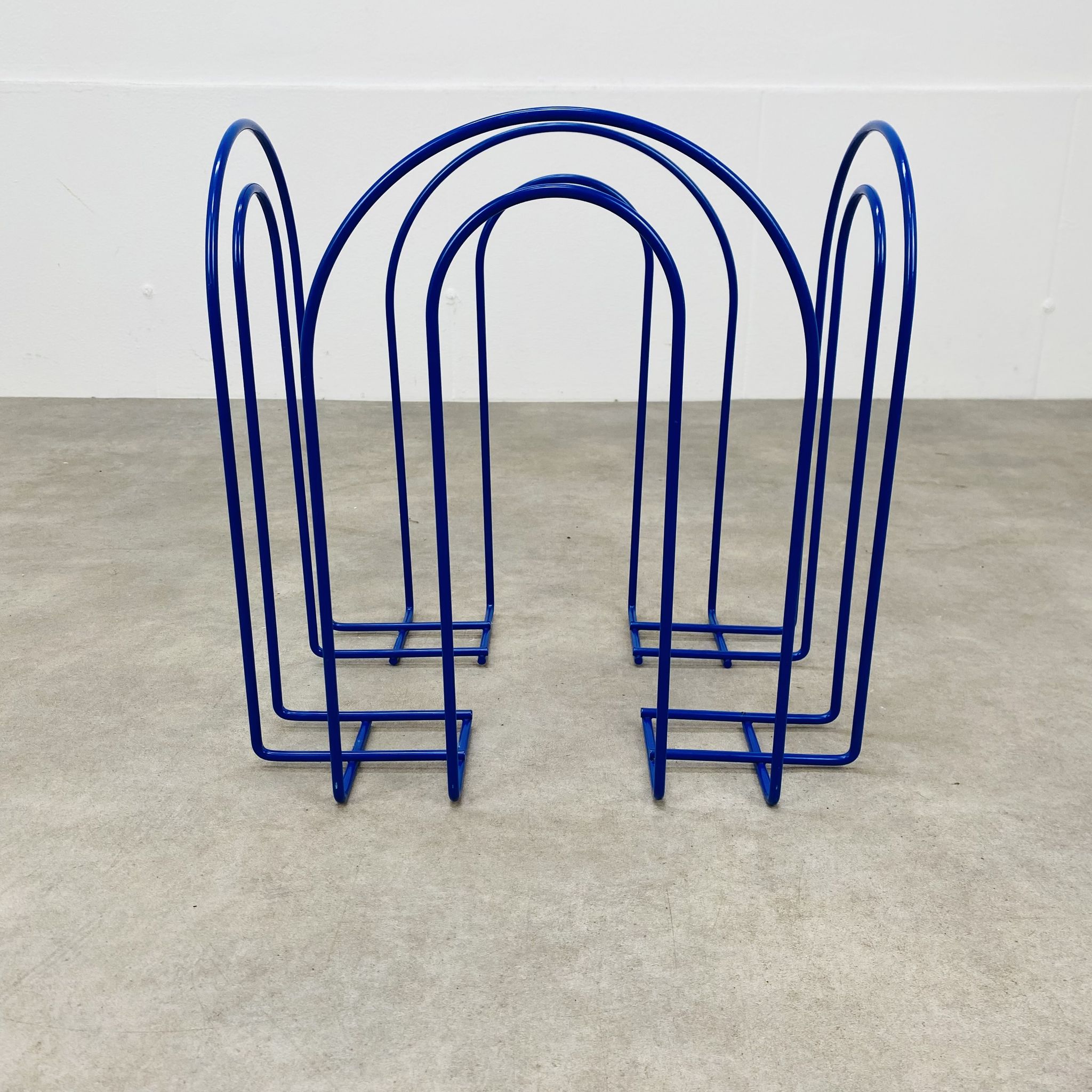 Metal magazine holder blue 80s postmodern vintage memphis