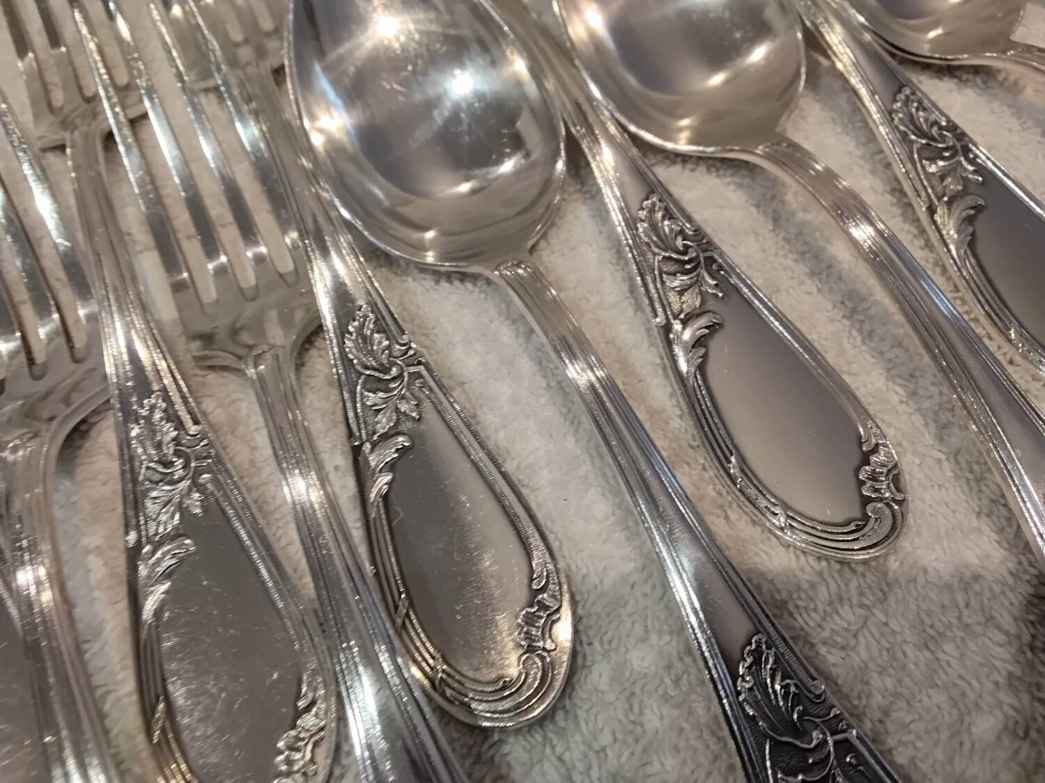 12 silver-plated table cutlery 24p with Belgian rocaille ribbon decoration