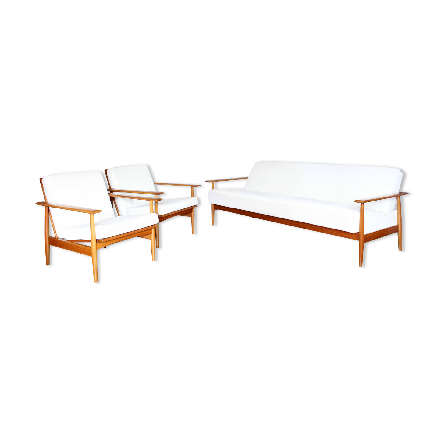 Daybad sofa and 2 Scandinavian armchairs