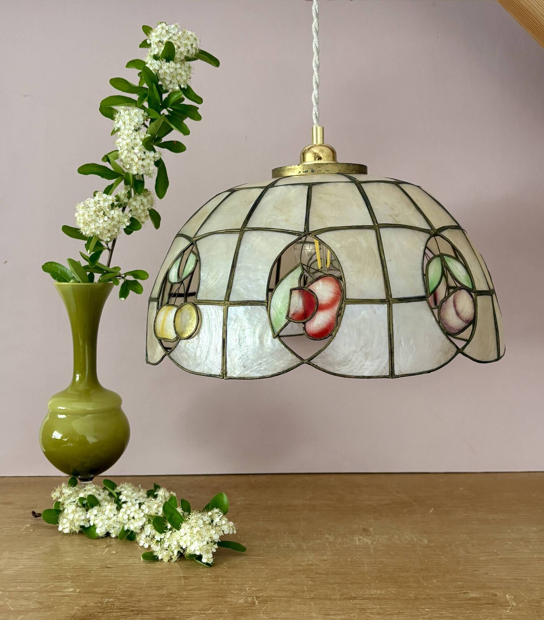 Vintage mother-of-pearl and brass lampshade pendant light with fruit decorations (2)