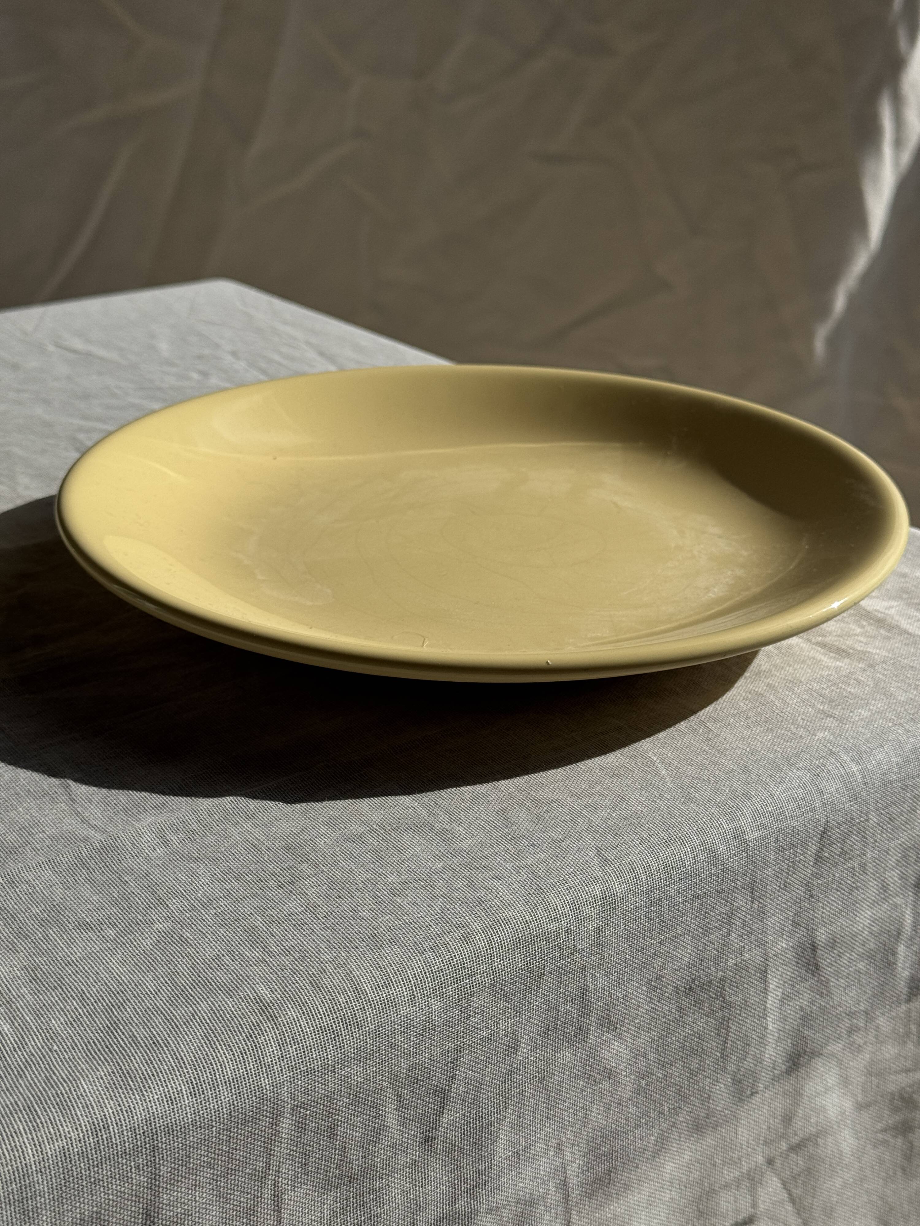 Set of 2 large yellow plates without brand D25.5