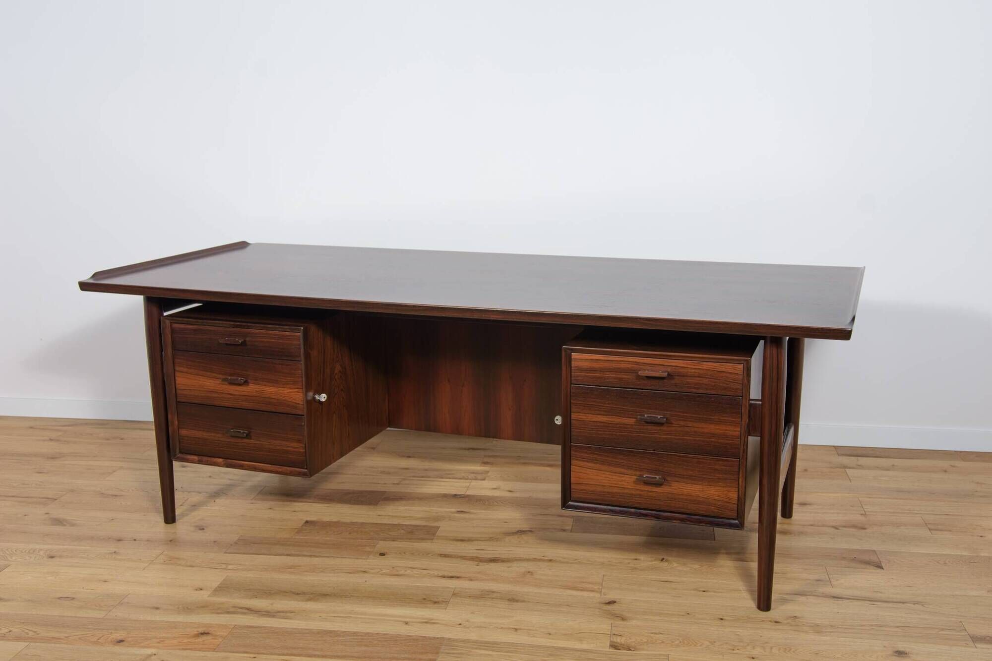 Mid-Century Rosewood Freestanding Desk Model 207 by Arne Vodder for Sibast,