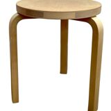 Tabouret Alvar Aalto 60 en contreplaqué de bouleau par Artek