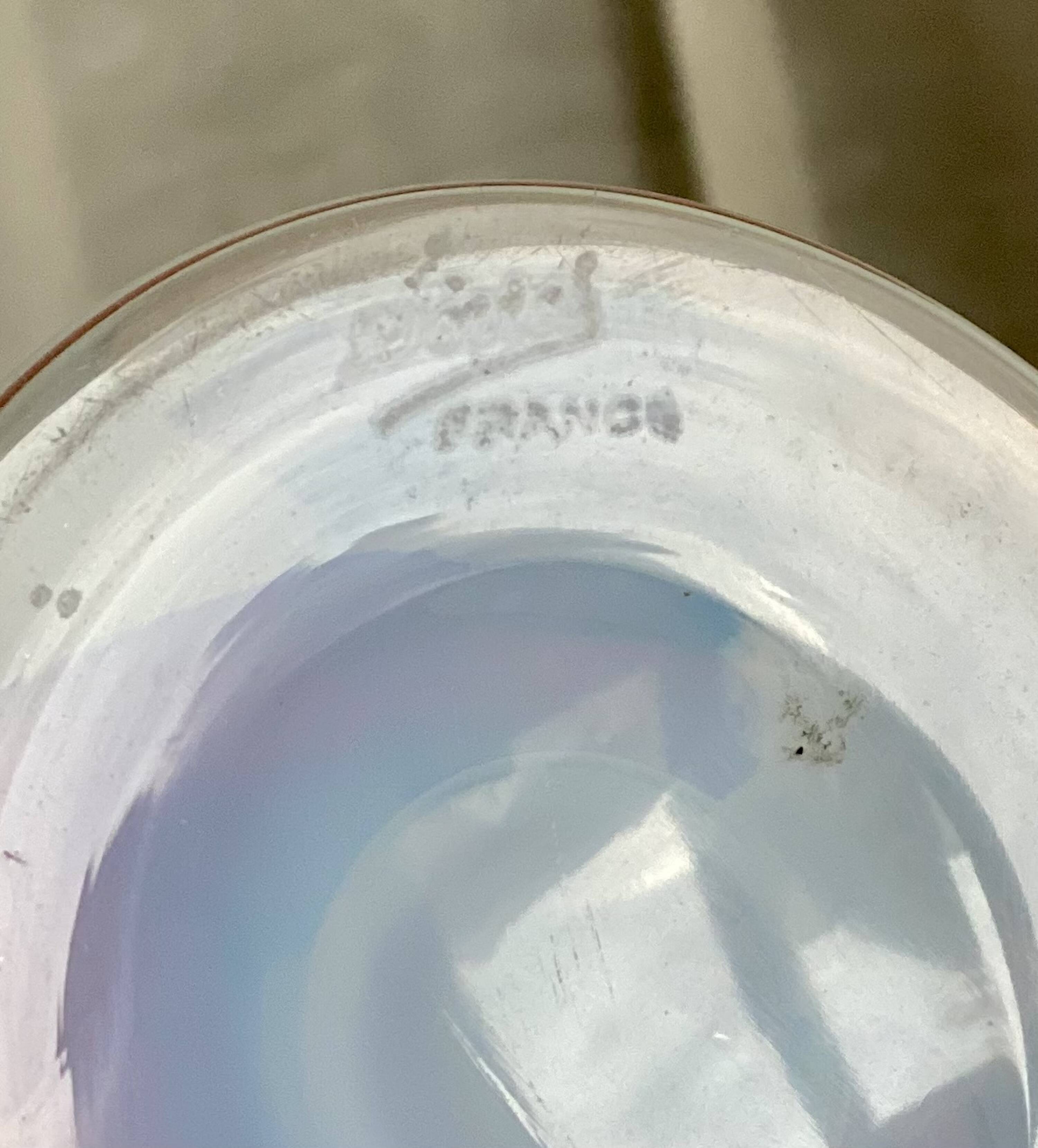 Lampe opaline blanche cristal de Sêvres vintage 1960