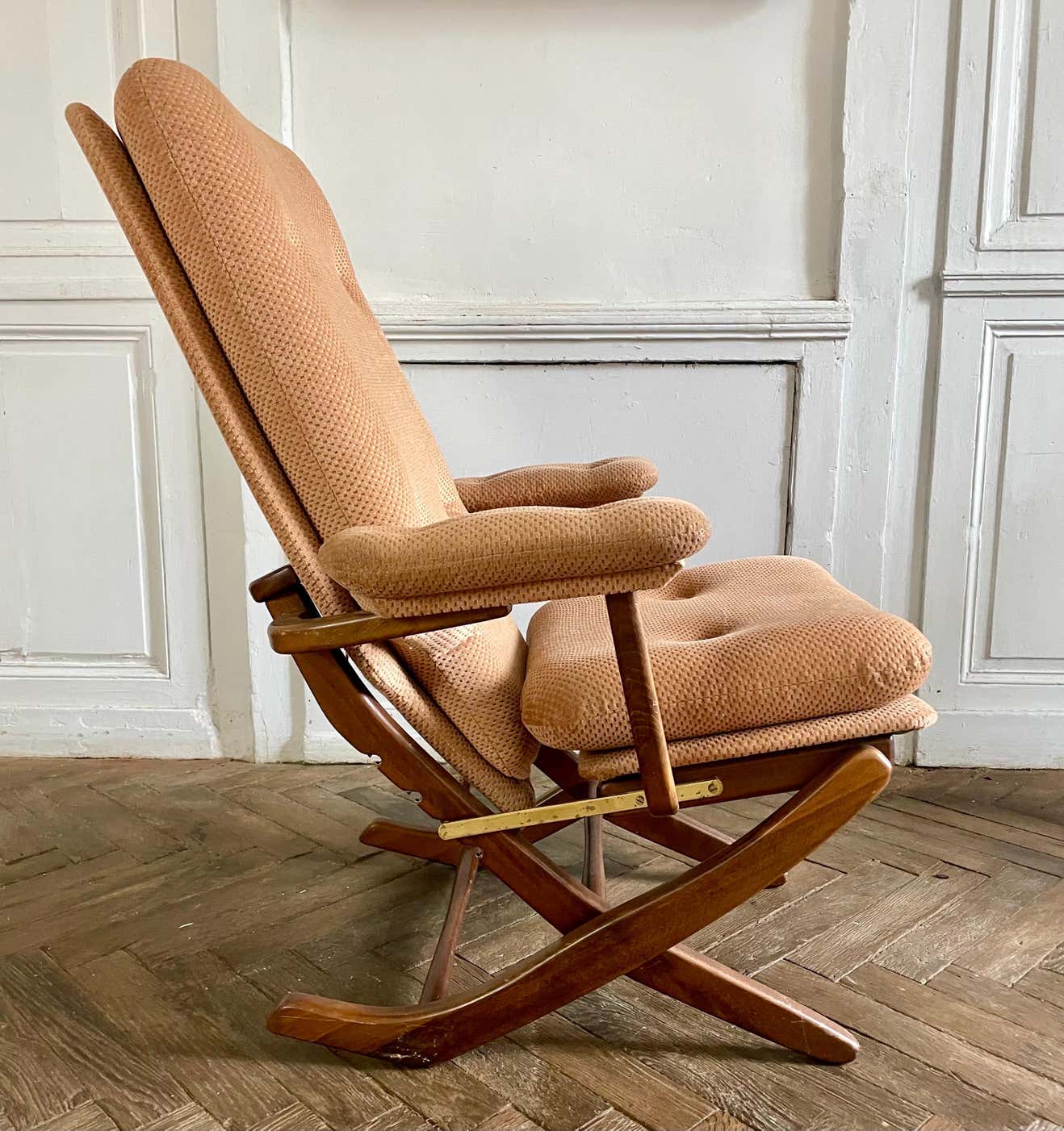 Folding armchair relax vintage wood and velvet with armrests - 70's