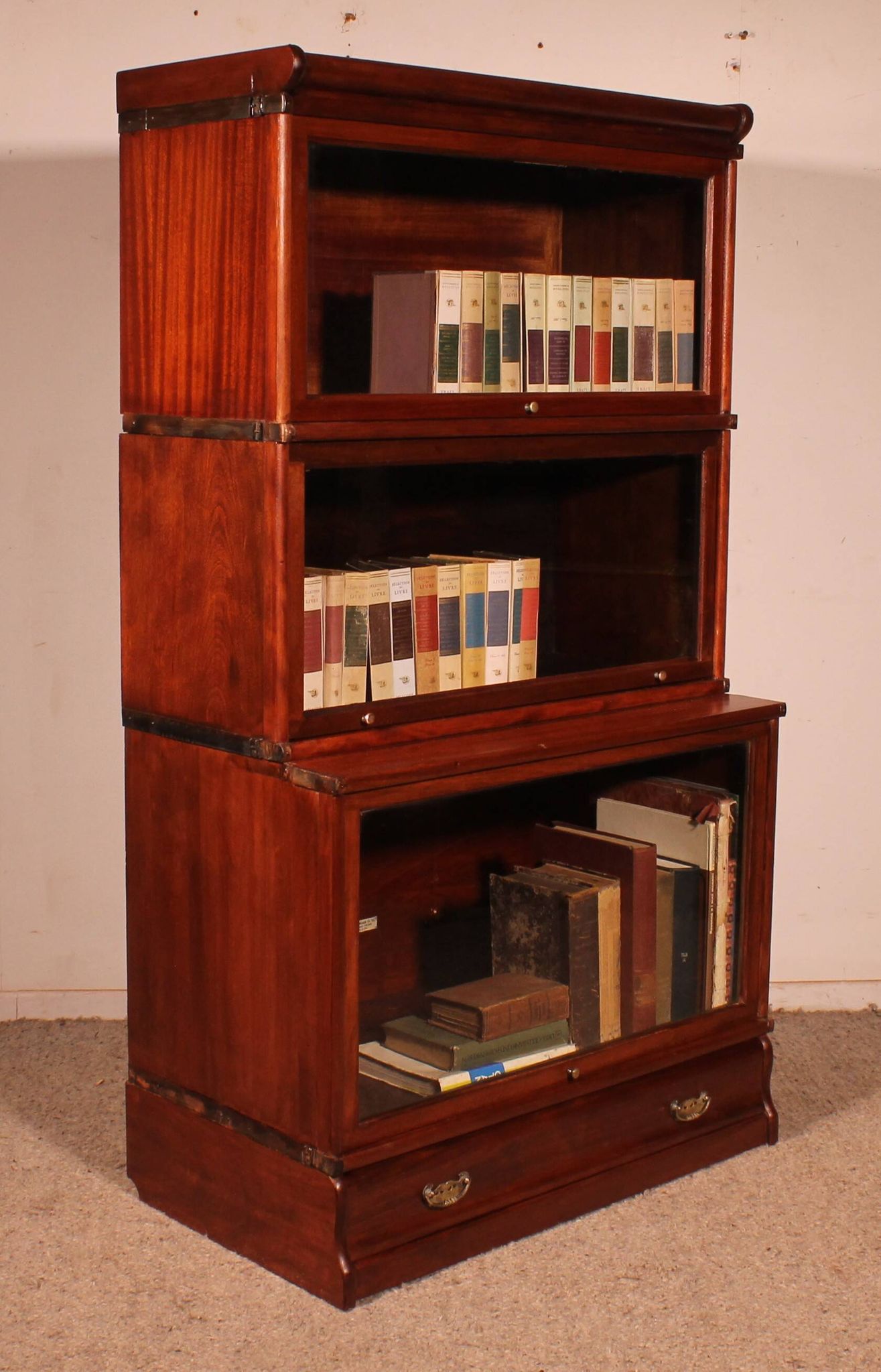 Globe Wernicke Library in Mahogany with 3 large elements and a projection.