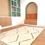 Magnificent Berber carpet Béni Ouarain green and white with diamonds and braided border