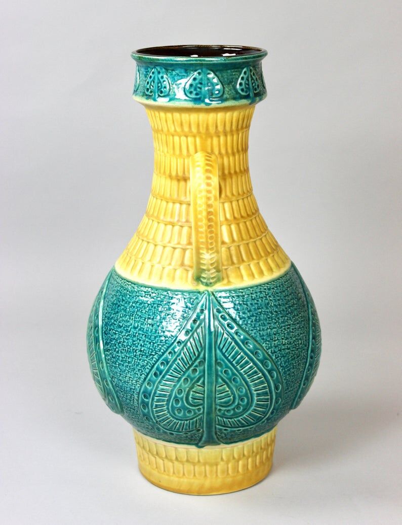 Vase en céramique turquoise de secours jaune