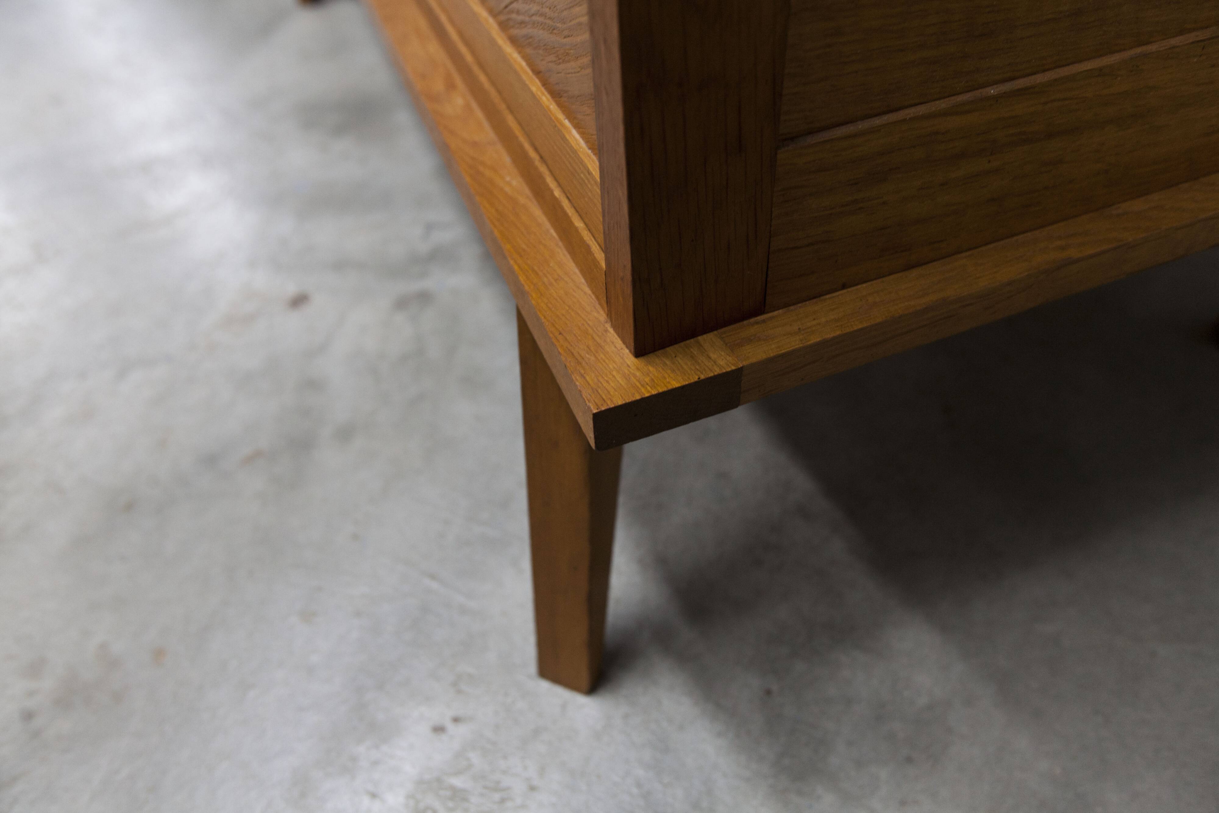 Armoire penderie 1950 pieds compas portes coulissantes plateau neuf