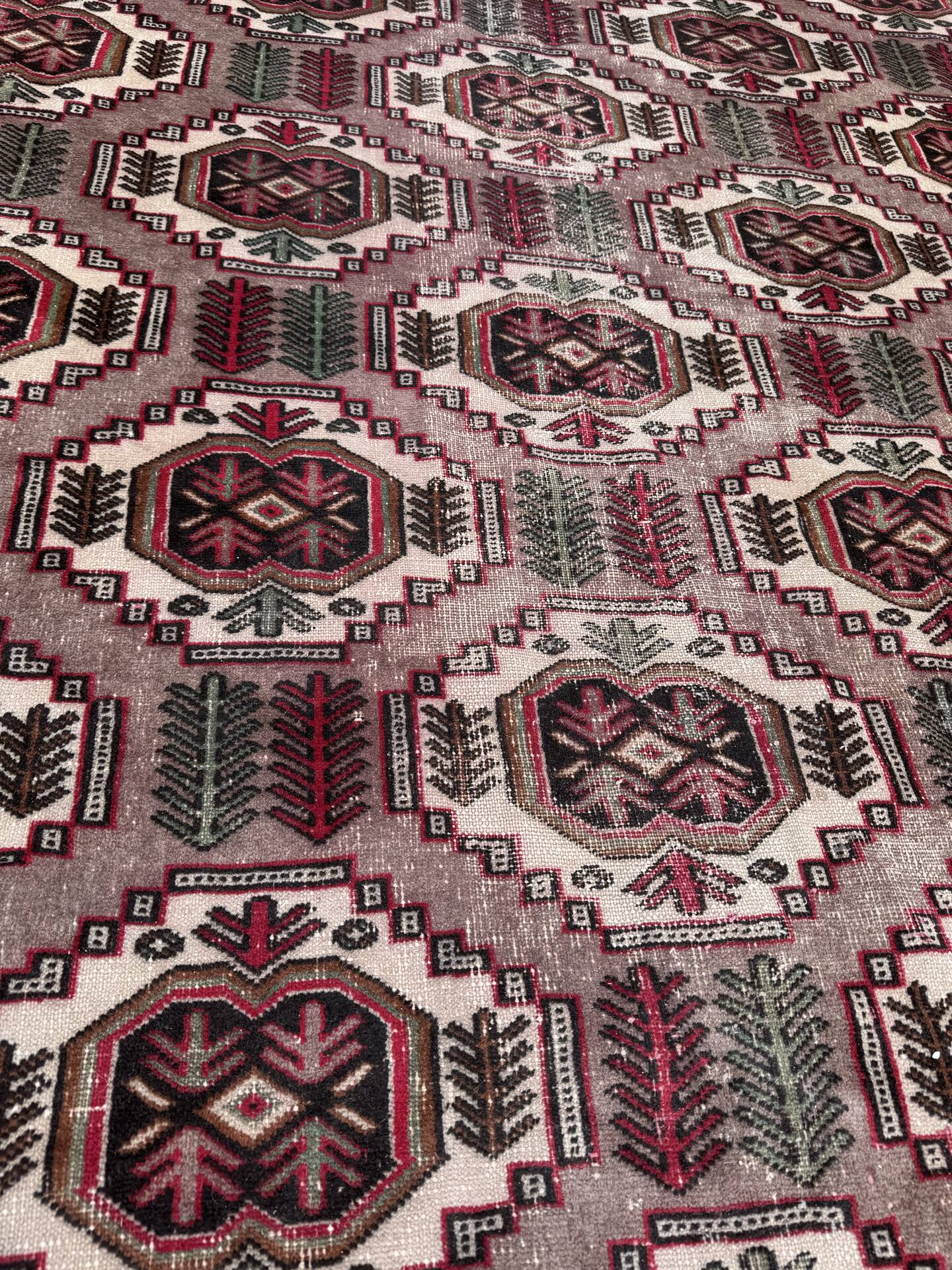 Large antique Bukhara carpet (300X375cm)