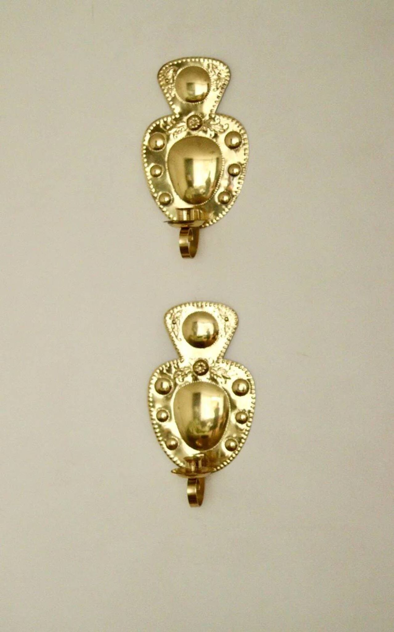 Pair of Swedish brass wall lights from the mid-century by S. Fong.