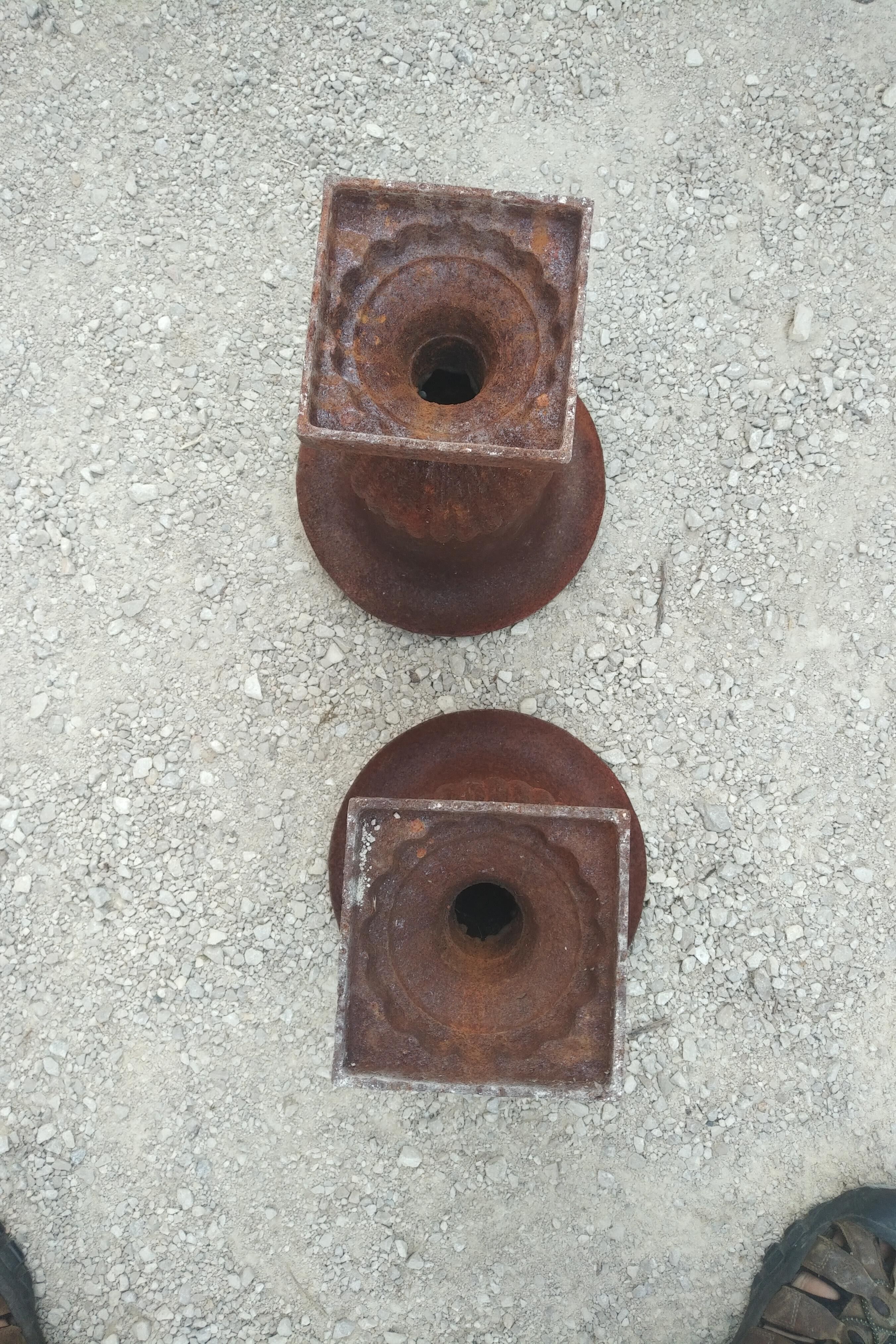 Paire de vases Médicis en fonte