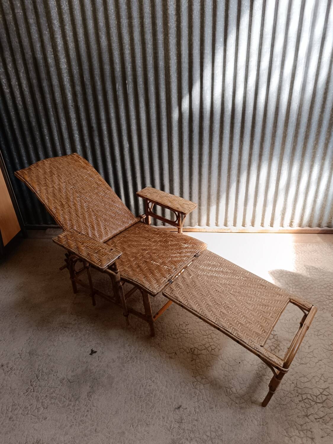 Sunbed - Vintage rattan wicker deckchairs