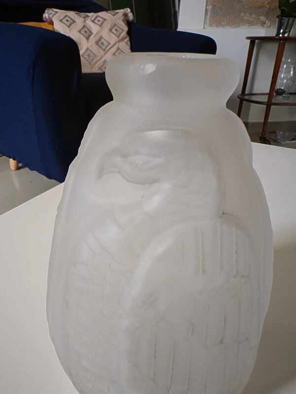 Vase art déco en verre pressé moulé aigle