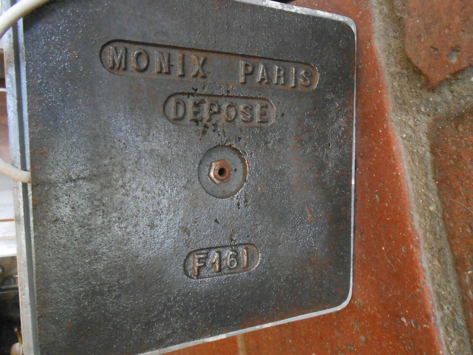 Vintage Monix Paris lamppost