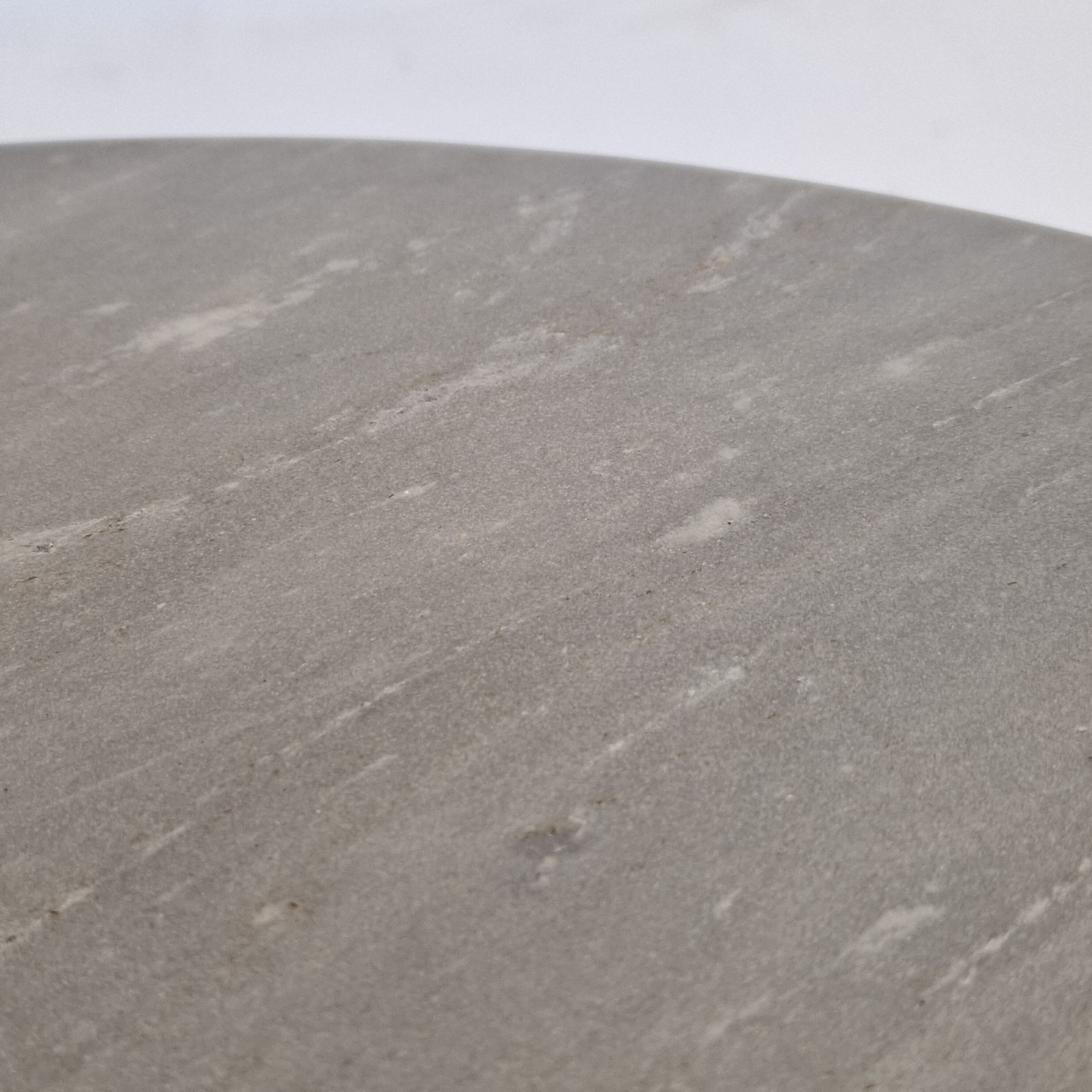 Round italian marble coffee or side table, 1980's