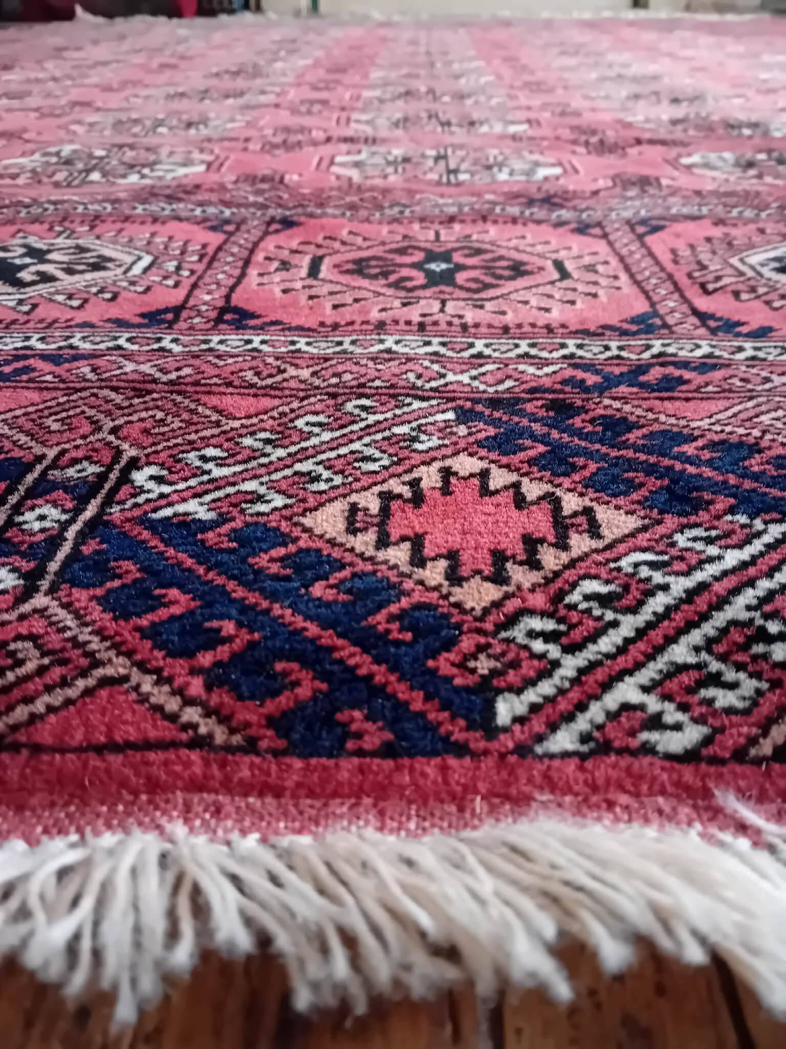 Handmade Persian Boukhara rug 240x175cm
