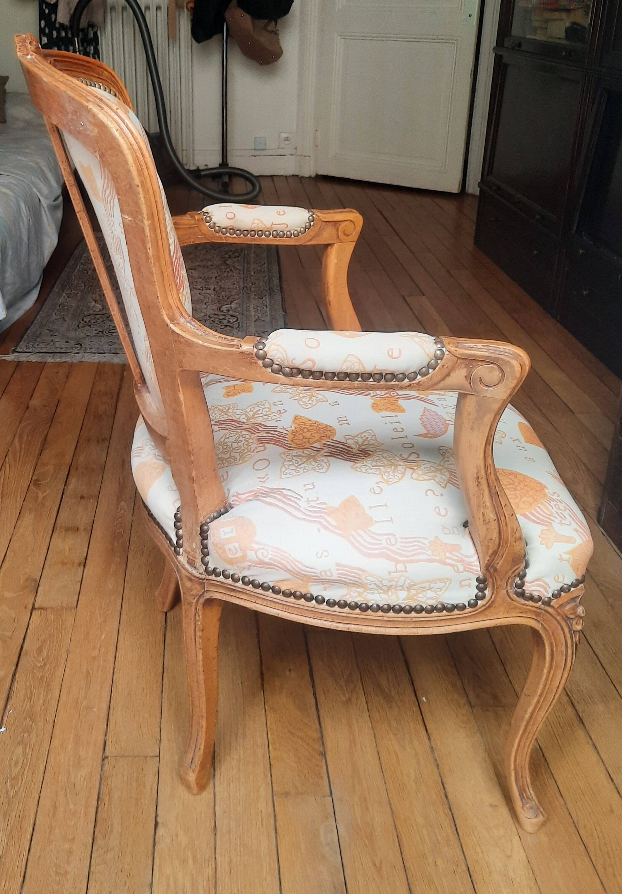 Fauteuil style Louis XV  tissu  original