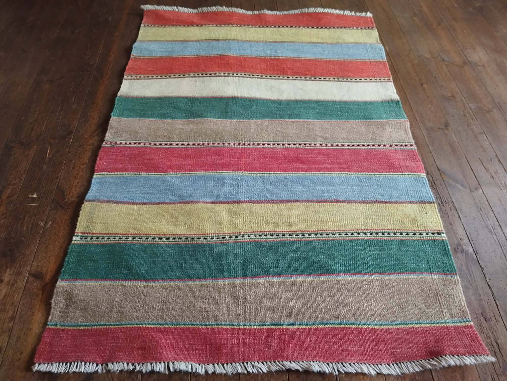 Handmade Persian Qashqai rug 165x110cm