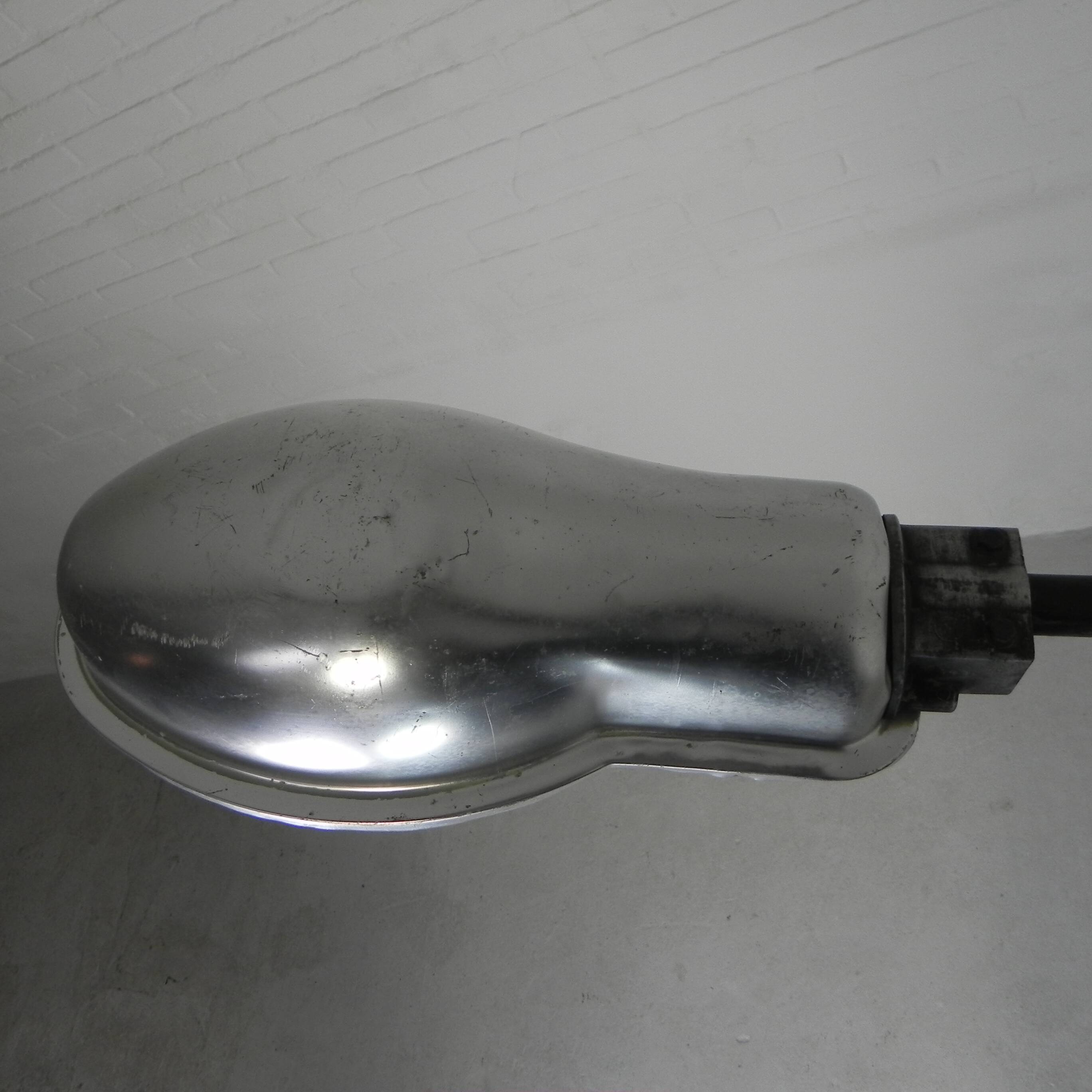 Industrial street lamp with aluminum shade