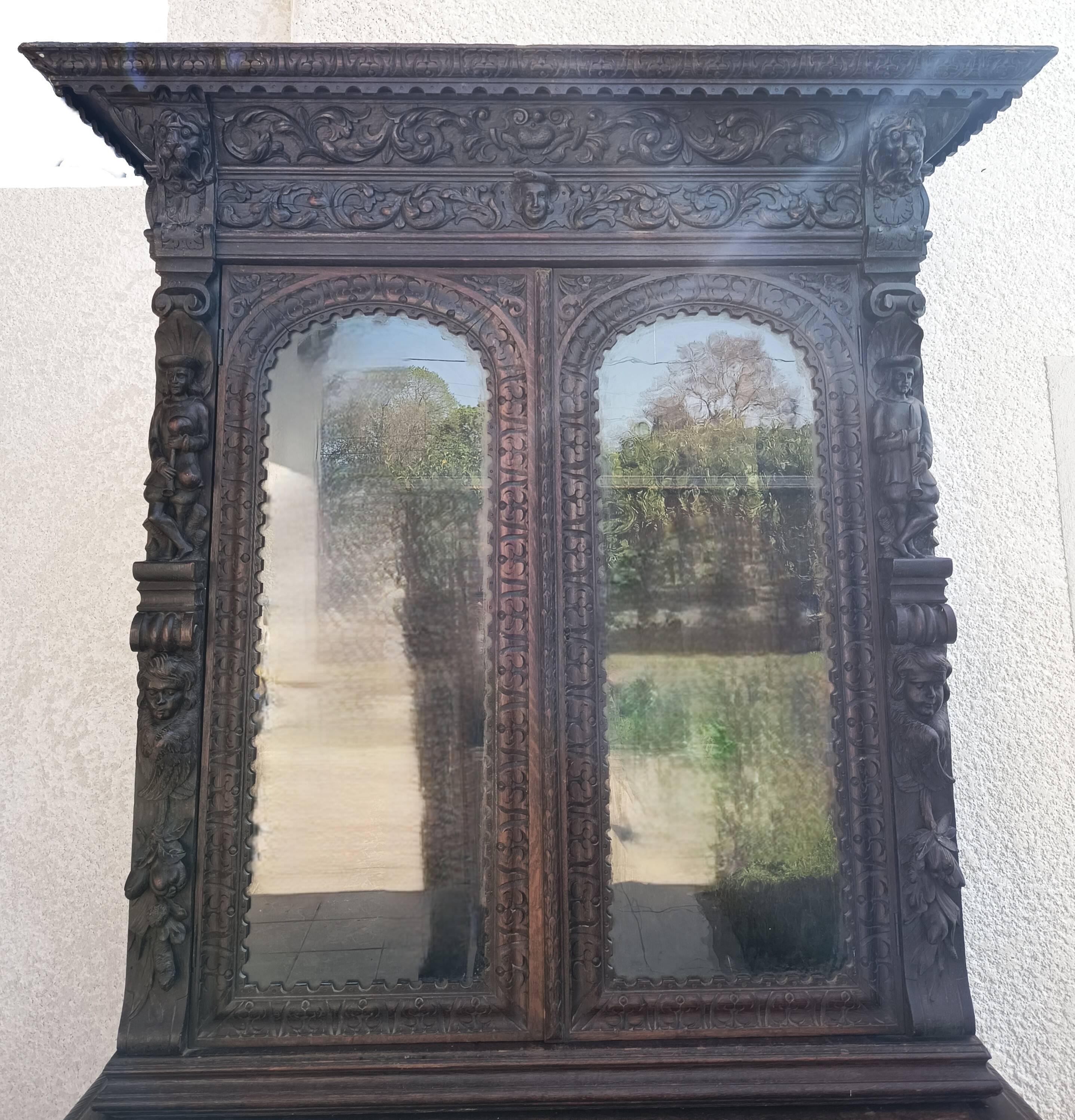 Renaissance oak library buffet from the 19th century.
