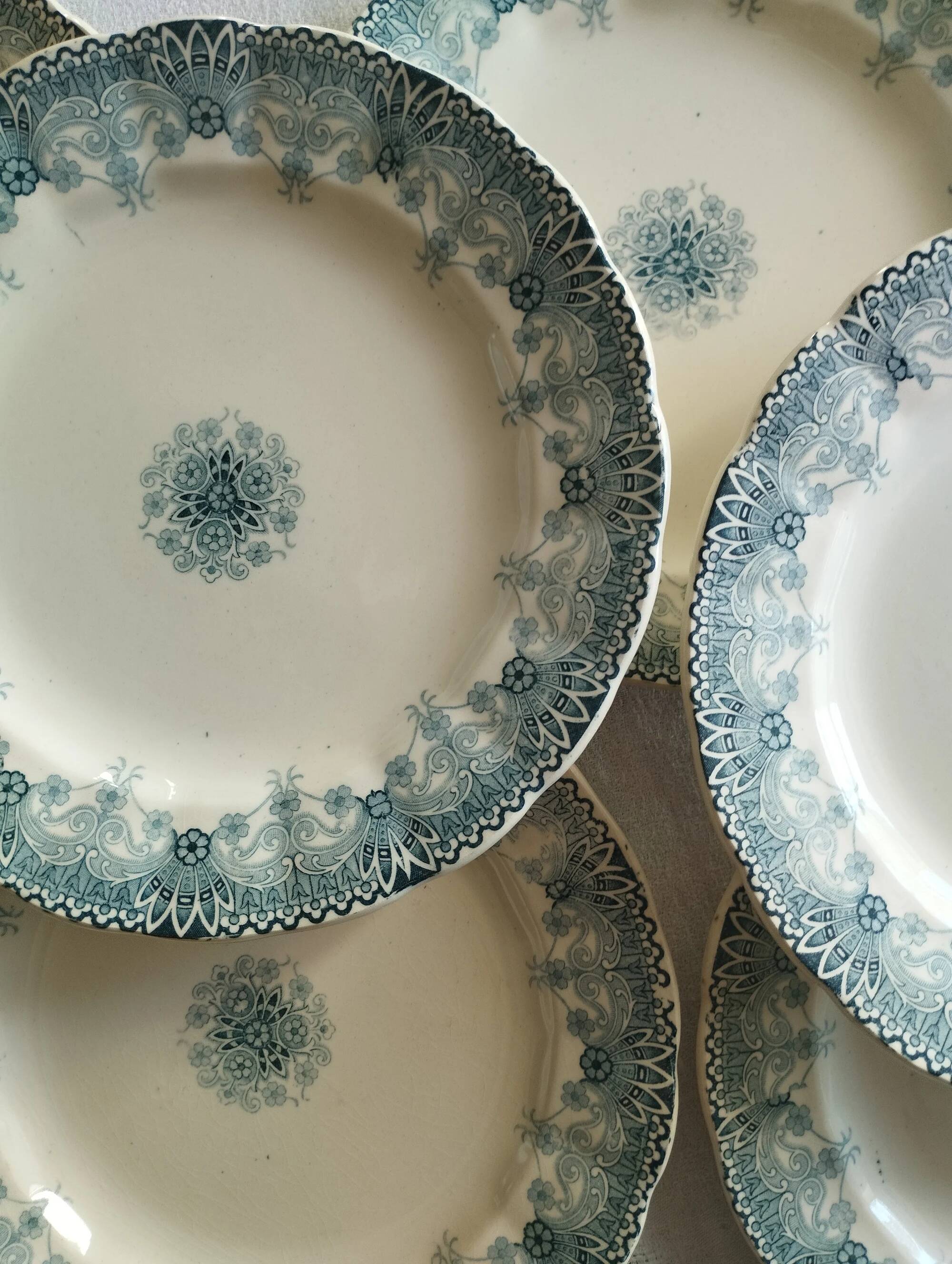 "Henriette" - 6 flat plates made of ironstone HB Choisy-le-Roi