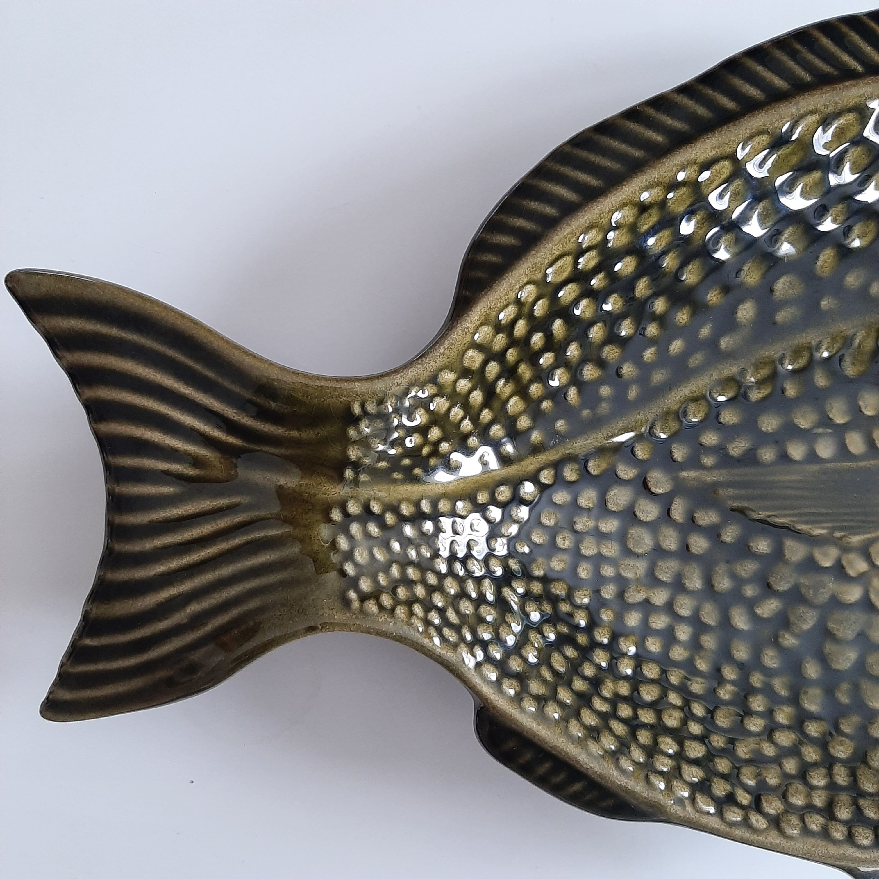 Vintage olive green fish Slurry