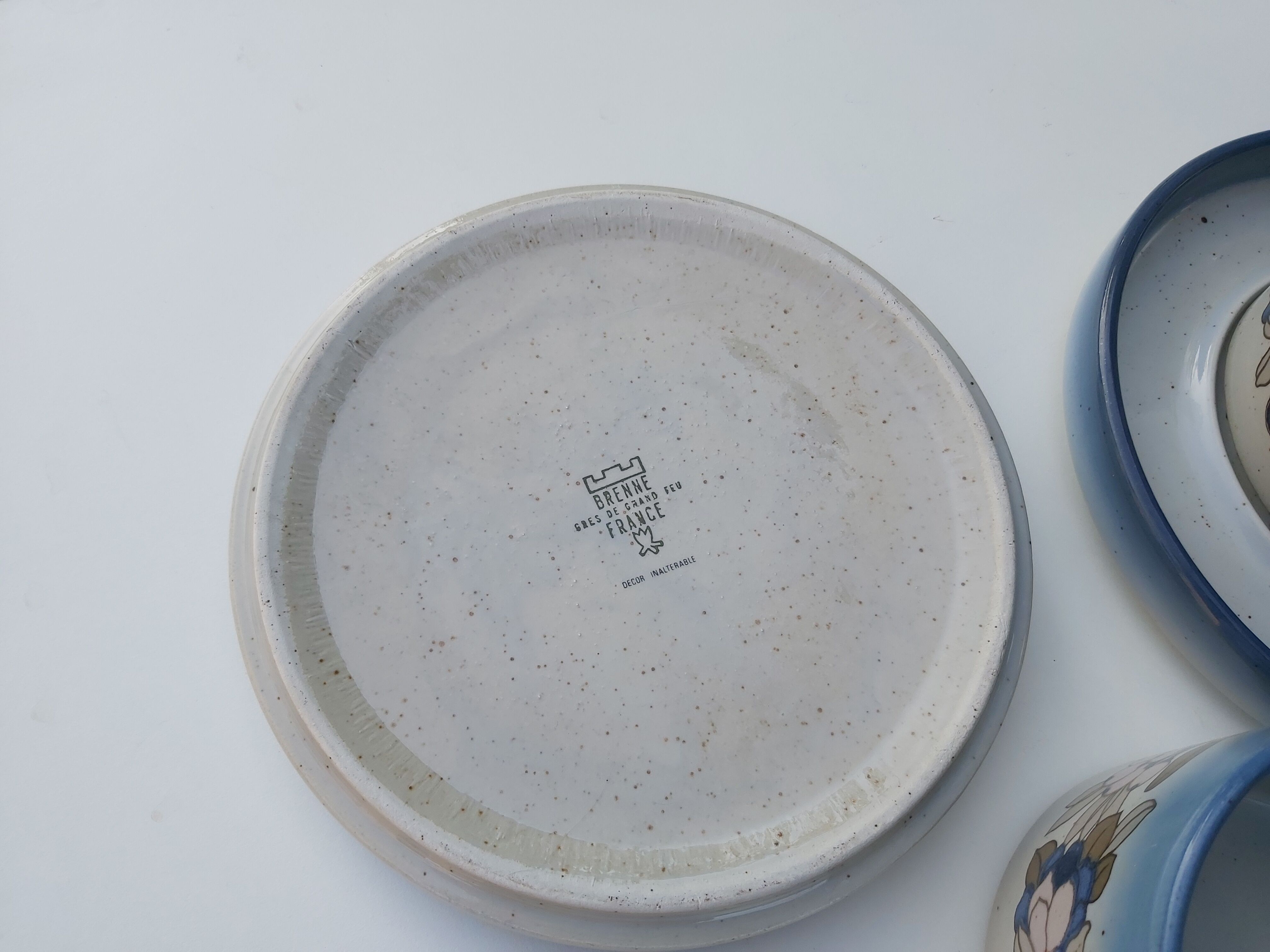 Duo cups in Brenne sandstone