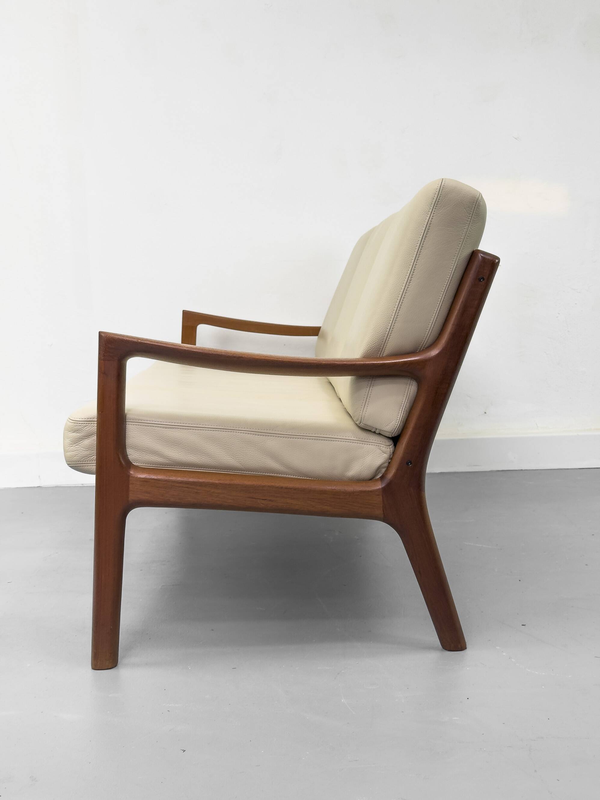 3-Seater Senator Sofa in Leather and Teak by Ole Wanscher for Cado, 1977