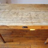 Farmhouse table with drawer