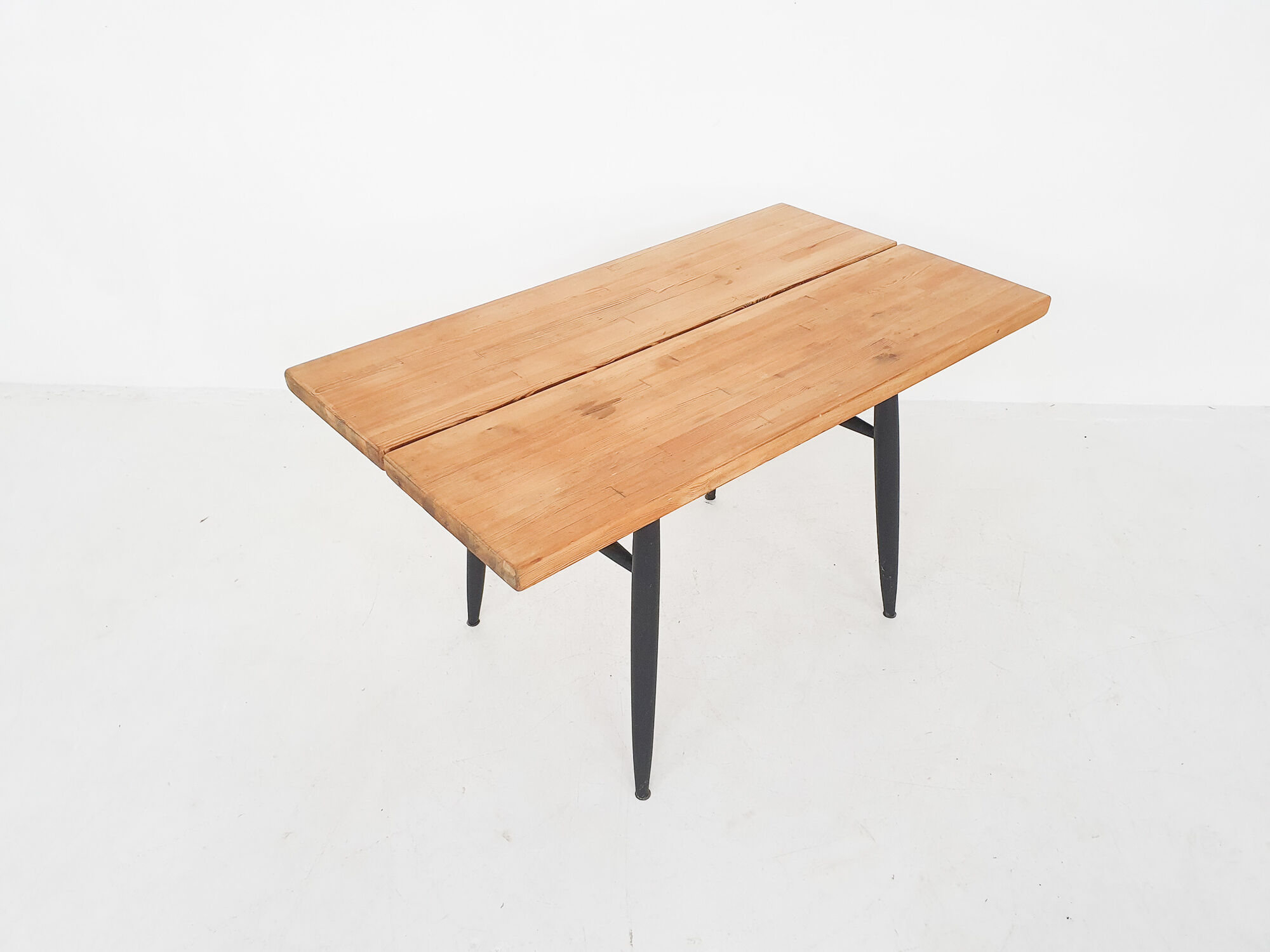 Table à manger Ilmari Tapiovaara Pirkka pour Laukaan Puu Finnland, 1955