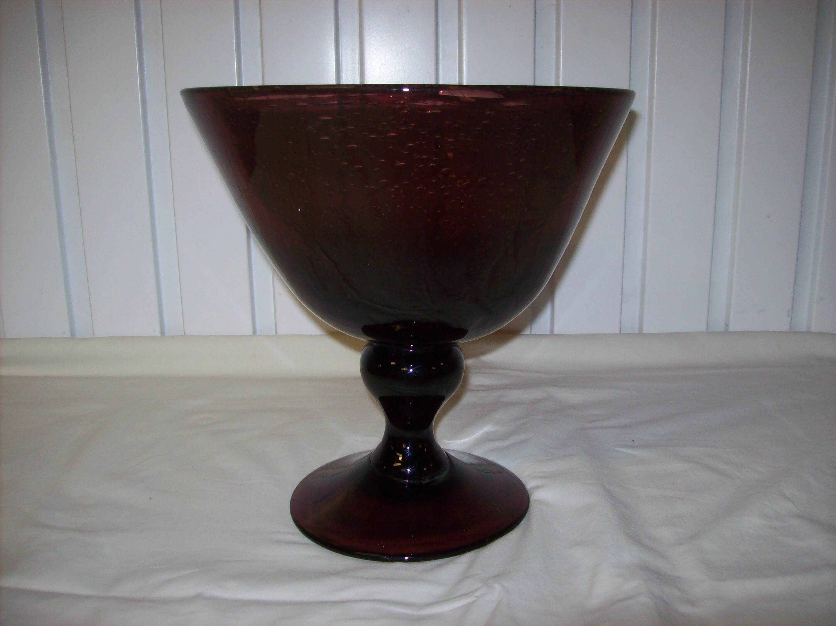 Mouth-blown bubble glass cup