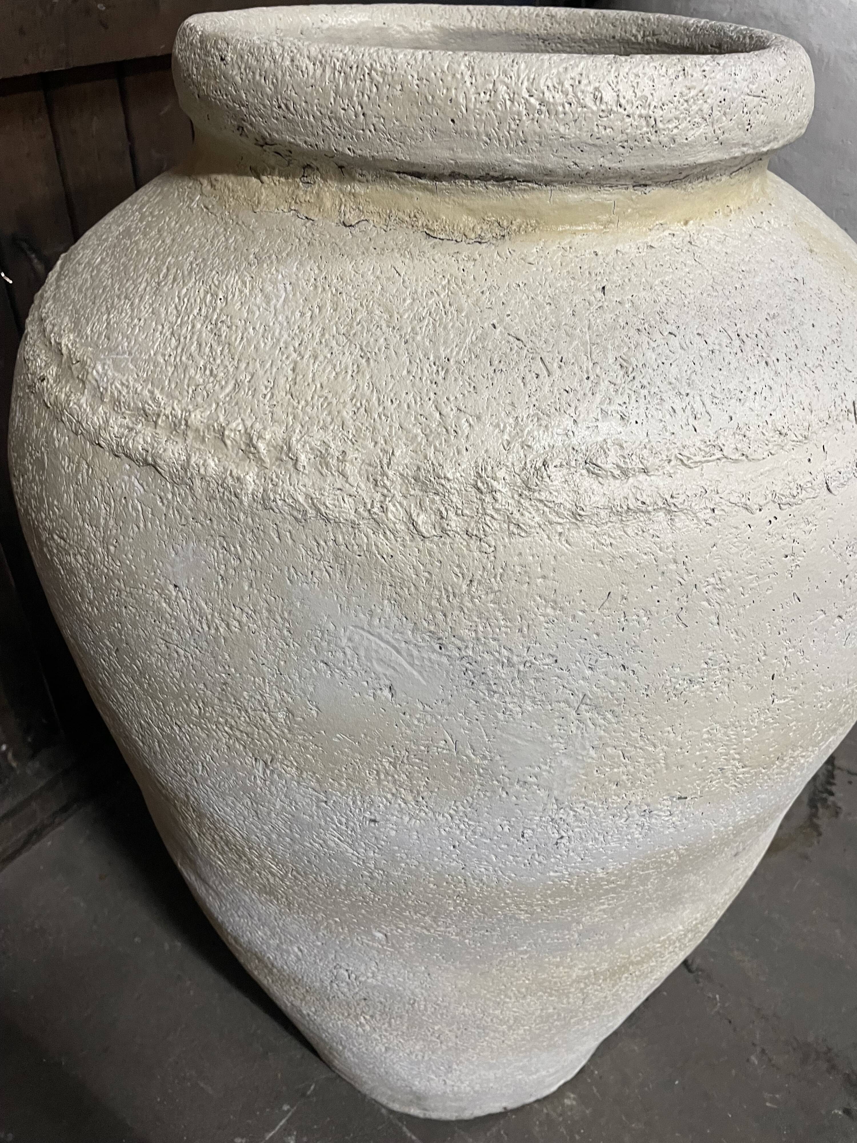 Beige Indian terracotta jar