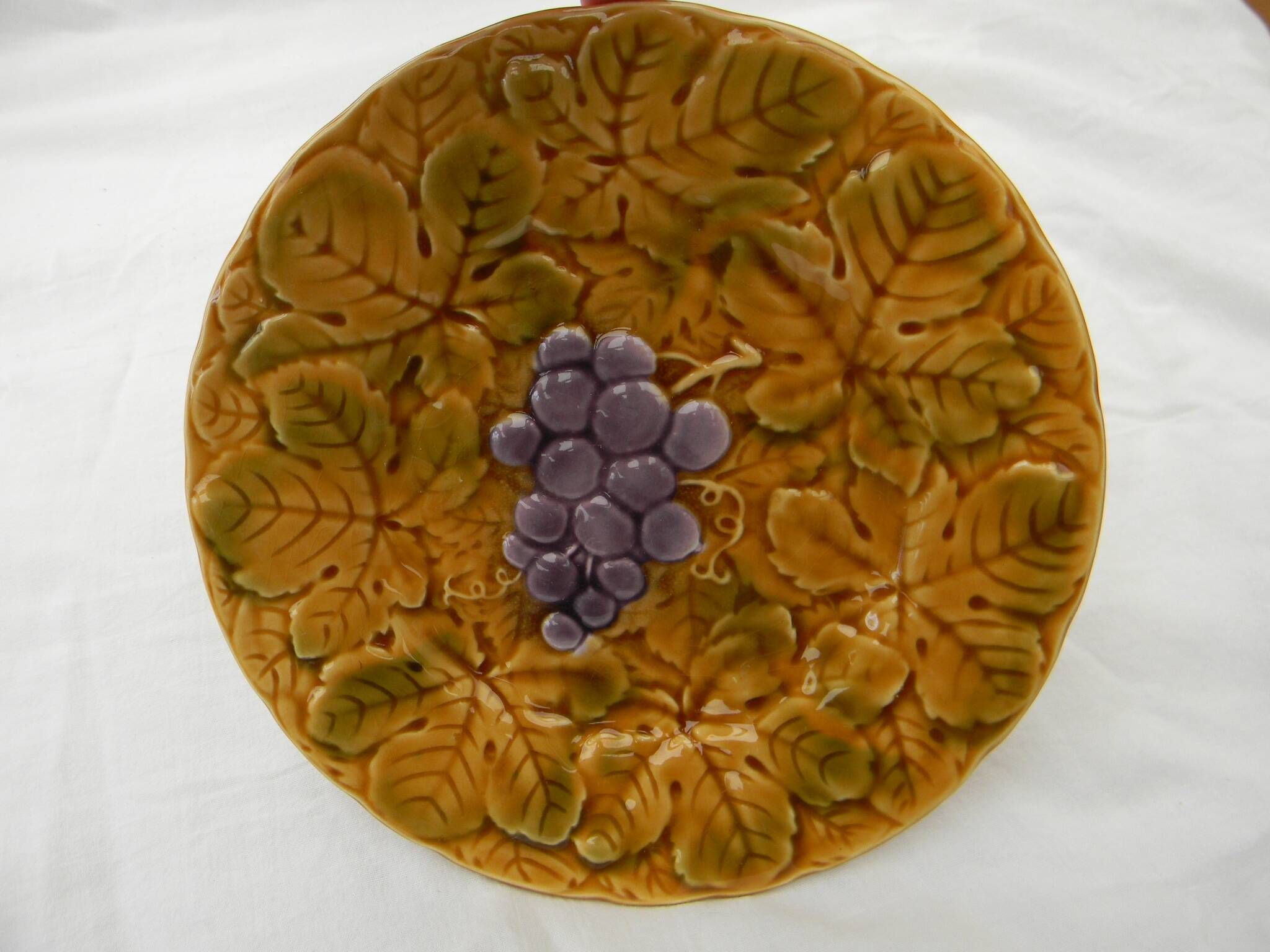 Set of 3 slip dessert plates. Fruit decor.