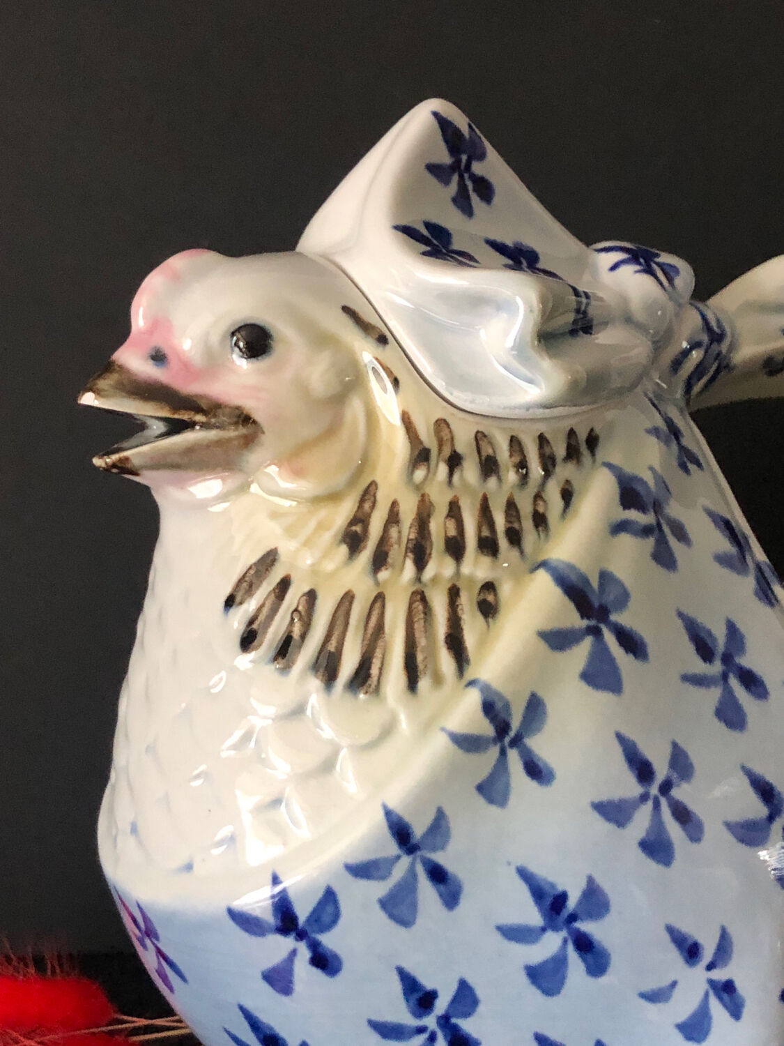 Teapot earthenware decoration vintage hen